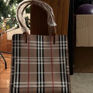 Elegant Checkered Tote Bag